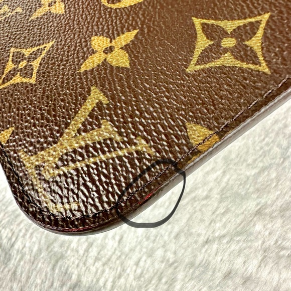 Louis Vuitton Monogram Neverfull Pouch with pink interior and box - Picture 13 of 14